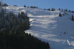 10 Zoomed in view of Hochmais ski run from Lounge