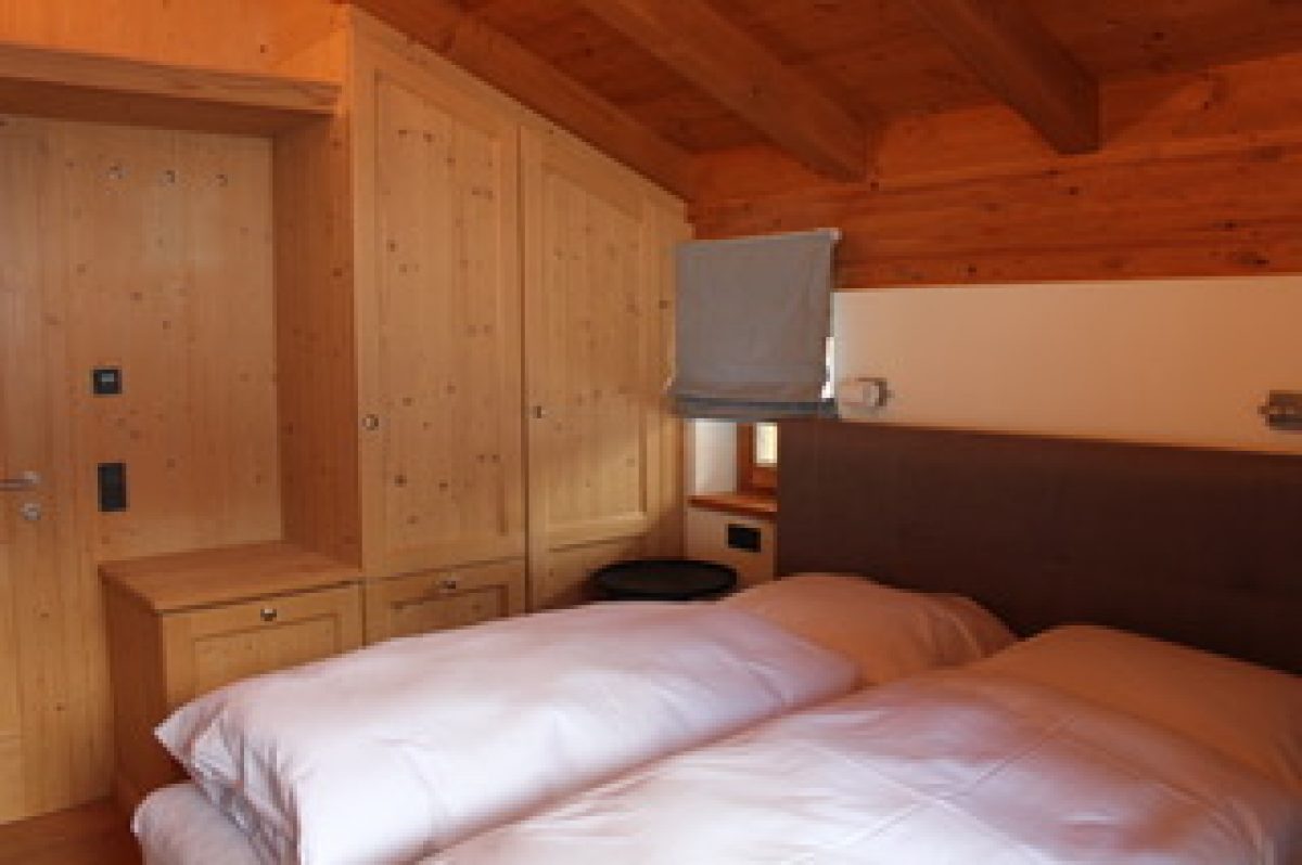 Lodge 12 10 bedroom IMG_4563